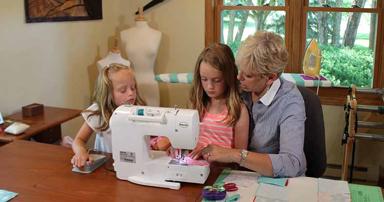 this-genius-sewing-kit-teaches-kids-about-electronics