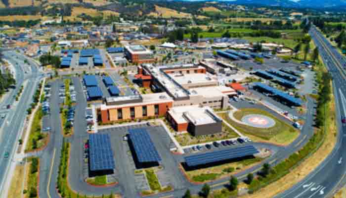 ameresco-installs-1-6-mw-solar-project-for-sutter-santa-rosa-regional-hospital