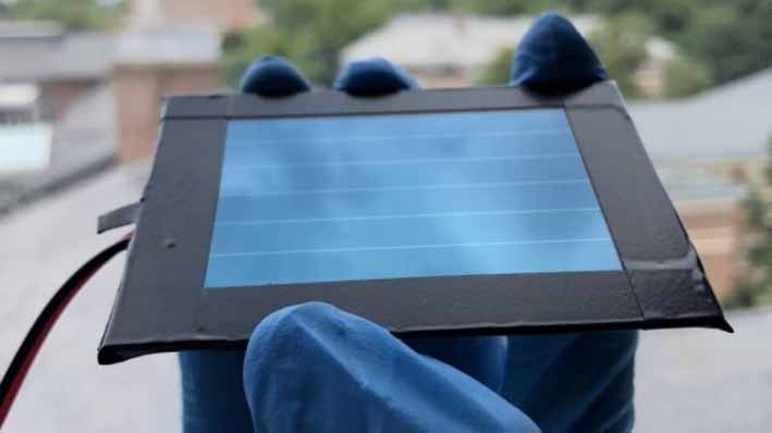 钙钛矿太阳能电池“反掺杂”技术 效率可达17.8%的微型储能模块
